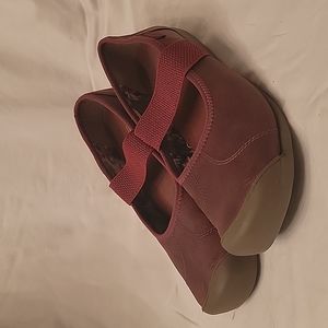 KEEN "Sienna" Mary Jane slip-on Women's red US 10.5